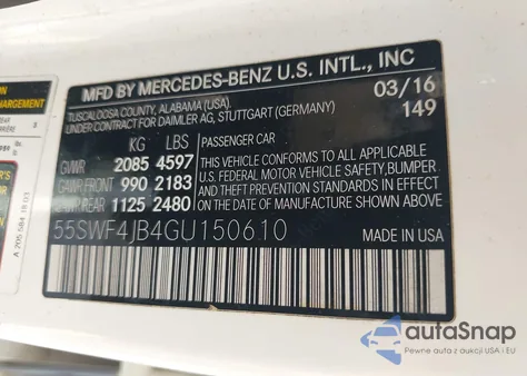 2016 Mercedes-Benz C 300 z USA, uszkodzony, nr VIN 55SWF4JB4GU150610